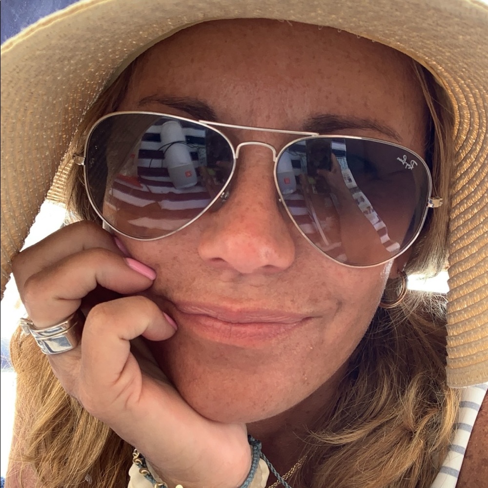 Meet your Posher, Jennifer